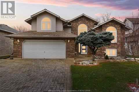4661 Shadetree Crescent, House detached with 5 bedrooms, 3 bathrooms and null parking in Windsor ON | Card Image