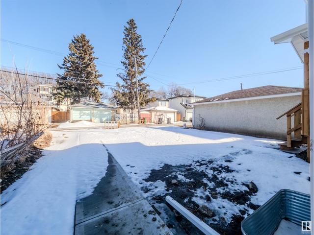 11221 - 11223 94 St Nw, Home with 3 bedrooms, 5 bathrooms and 2 parking in Edmonton AB | Image 4