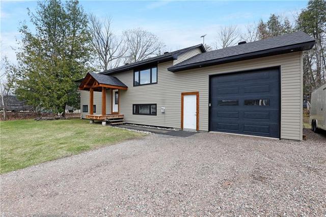 24 Partridge Drive, House detached with 5 bedrooms, 2 bathrooms and 10 parking in Greater Madawaska ON | Image 3