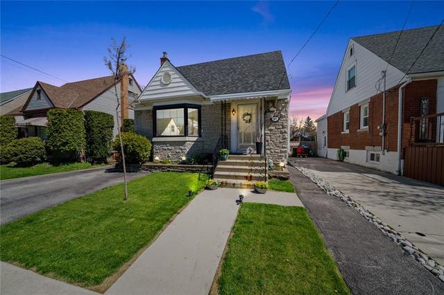 93 East 12th Street, House detached with 2 bedrooms, 2 bathrooms and 4 parking in Hamilton ON | Image 47