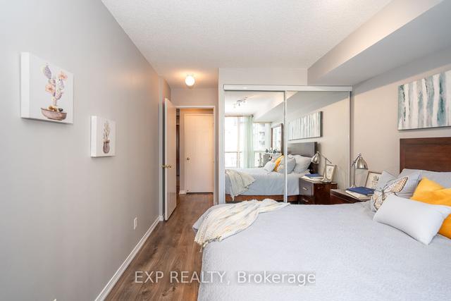 902 - 750 Bay St, Condo with 1 bedrooms, 1 bathrooms and 1 parking in Toronto ON | Image 11