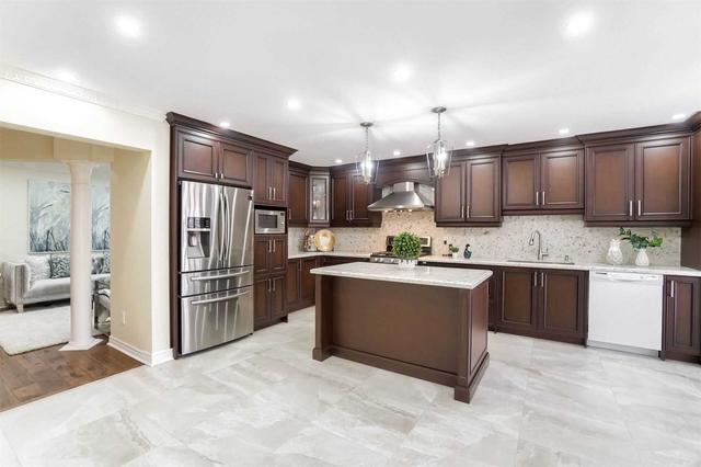 63 Capistro St, House detached with 4 bedrooms, 4 bathrooms and 6 parking in Brampton ON | Image 5