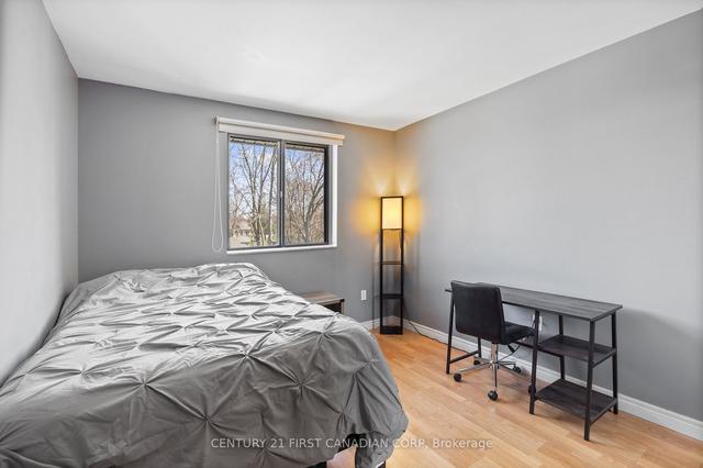 304 - 3355 Sandwich St, Condo with 2 bedrooms, 1 bathrooms and 1 parking in Windsor ON | Image 3