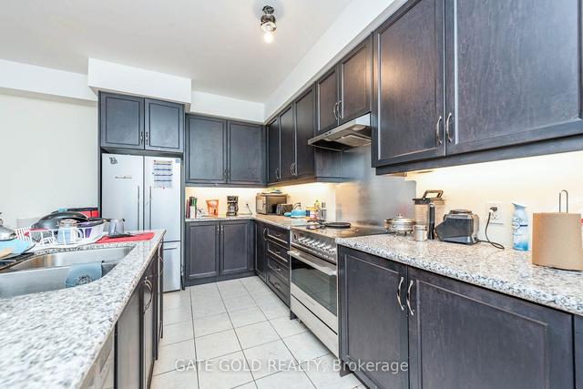 24 Tarmola Park Crt, House attached with 3 bedrooms, 4 bathrooms and 2 parking in Toronto ON | Image 6