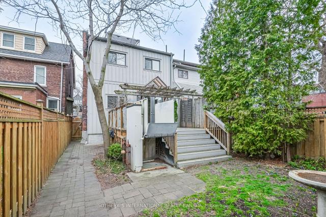 525 Markham St, House semidetached with 3 bedrooms, 4 bathrooms and 2 parking in Toronto ON | Image 29