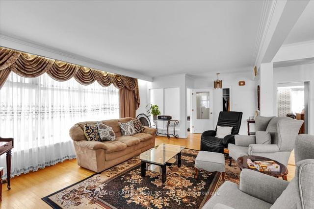 20 Hearthstone Cres, House detached with 4 bedrooms, 3 bathrooms and 10 parking in Toronto ON | Image 22