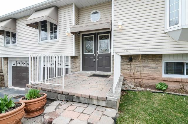 3076 Tecumseh Dr, House detached with 3 bedrooms, 3 bathrooms and 2 parking in Burlington ON | Image 2