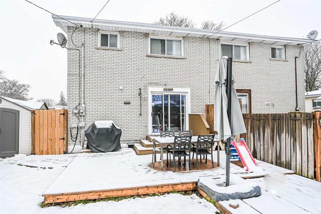127 Meadowlark Dr, House semidetached with 3 bedrooms, 2 bathrooms and 4 parking in Hamilton ON | Image 35