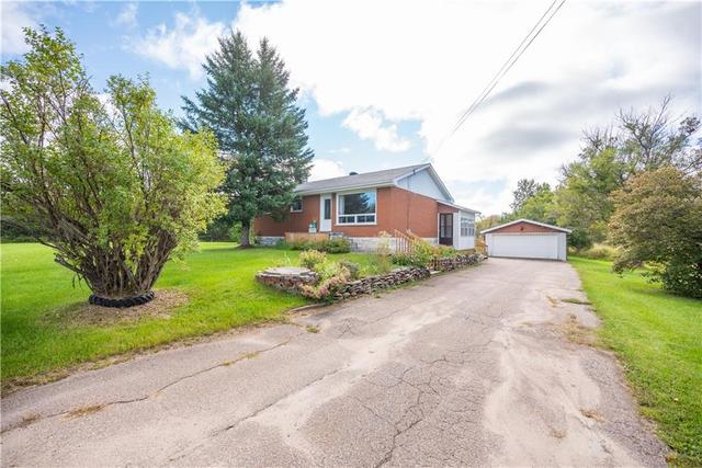 285 Foymount Road, House detached with 2 bedrooms, 1 bathrooms and 6 parking in Bonnechere Valley ON | Card Image