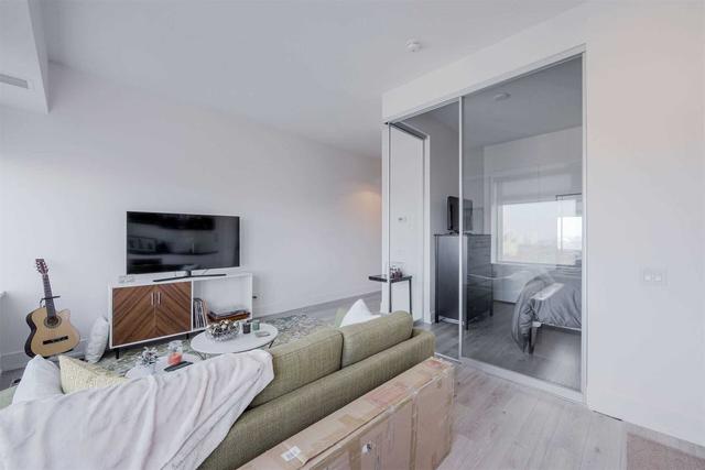 1701 - 111 St Clair Ave W, Condo with 1 bedrooms, 1 bathrooms and 1 parking in Toronto ON | Image 3