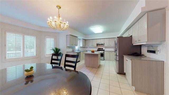 12 Wingate Cres, House detached with 4 bedrooms, 5 bathrooms and 8 parking in Richmond Hill ON | Image 3