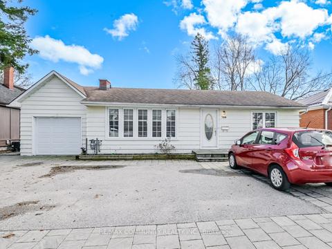 738 Gorham St, House detached with 3 bedrooms, 2 bathrooms and 3 parking in Newmarket ON | Card Image