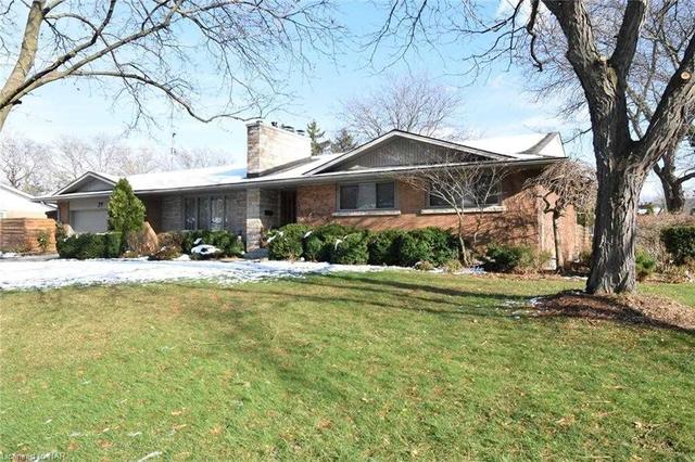 79 Marsdale Dr, House detached with 3 bedrooms, 2 bathrooms and 6 parking in St. Catharines ON | Image 32
