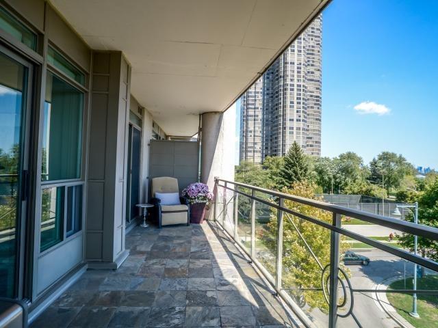 404 - 80 Palace Pier Crt, Condo with 2 bedrooms, 3 bathrooms and 1 parking in Toronto ON | Image 18