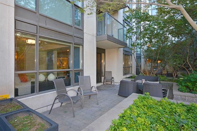202 - 18 Beverley St, Condo with 2 bedrooms, 2 bathrooms and 1 parking in Toronto ON | Image 14