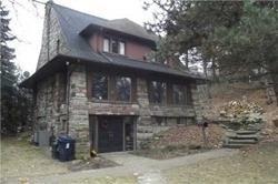 104 Ridgewood Rd, House detached with 4 bedrooms, 3 bathrooms and 6 parking in Toronto ON | Image 1