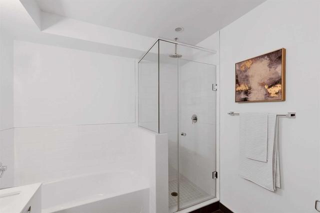 318 - 46 Curzon St, Townhouse with 3 bedrooms, 3 bathrooms and 2 parking in Toronto ON | Image 2