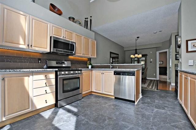 998 On Bogart Circ, Townhouse with 3 bedrooms, 4 bathrooms and 4 parking in Newmarket ON | Image 6