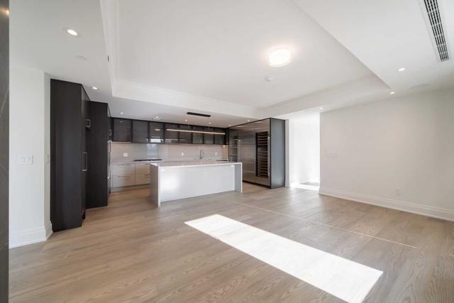 702 - 1 Forest Hill Rd, Condo with 2 bedrooms, 3 bathrooms and 2 parking in Toronto ON | Image 3