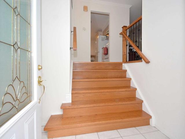 854 Queensbridge Dr, House detached with 4 bedrooms, 3 bathrooms and 6 parking in Mississauga ON | Image 23