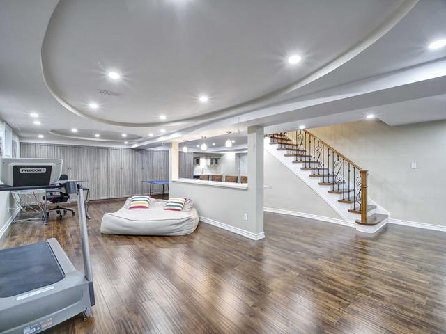 36 Butterfield Dr, House detached with 5 bedrooms, 4 bathrooms and 6 parking in Toronto ON | Image 15