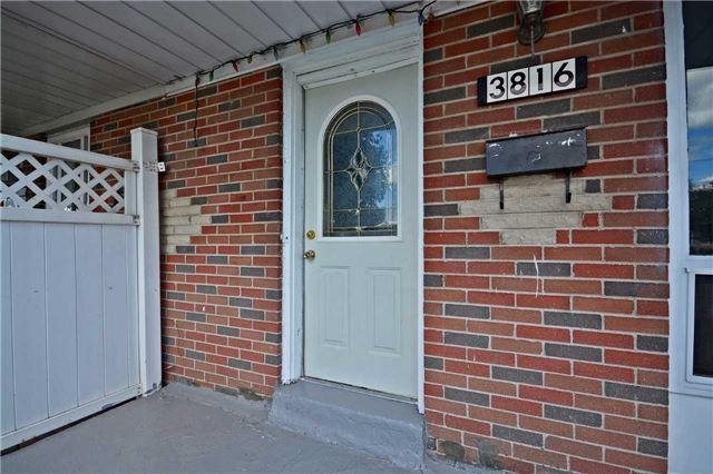 3816 Morning Star Dr, House semidetached with 3 bedrooms, 3 bathrooms and 5 parking in Mississauga ON | Image 2