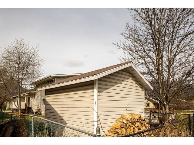 616 11th Street S, House detached with 5 bedrooms, 3 bathrooms and null parking in Golden BC | Image 49