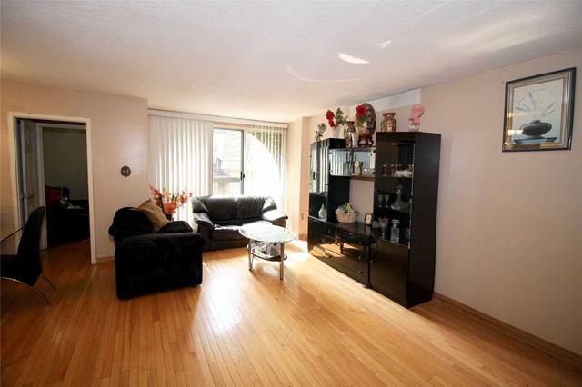 109 - 1624 Bloor St, Townhouse with 3 bedrooms, 2 bathrooms and 2 parking in Mississauga ON | Image 3