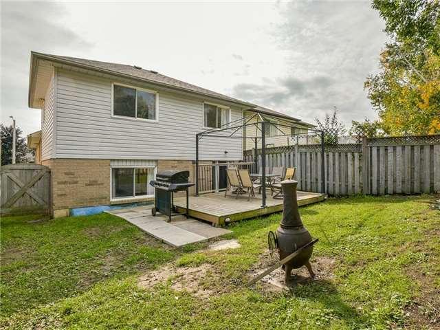 104 Mcfeeters Cres, House attached with 3 bedrooms, 3 bathrooms and 1 parking in Clarington ON | Image 17