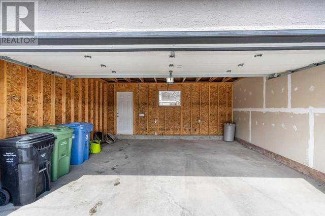 2047 48 Avenue Sw, House semidetached with 3 bedrooms, 3 bathrooms and 2 parking in Calgary AB | Image 46