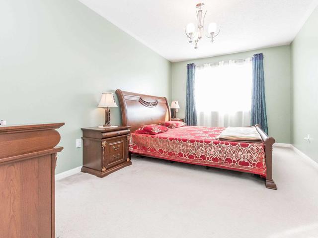 18 Garibaldi Dr, House semidetached with 3 bedrooms, 3 bathrooms and 3 parking in Brampton ON | Image 6