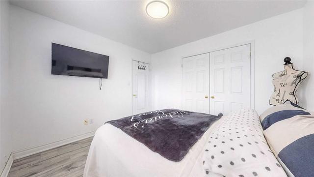 2 Mccartney Ave, House detached with 2 bedrooms, 3 bathrooms and 6 parking in Whitby ON | Image 13