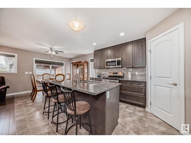 16735 60 St Nw, House semidetached with 4 bedrooms, 3 bathrooms and null parking in Edmonton AB | Image 4