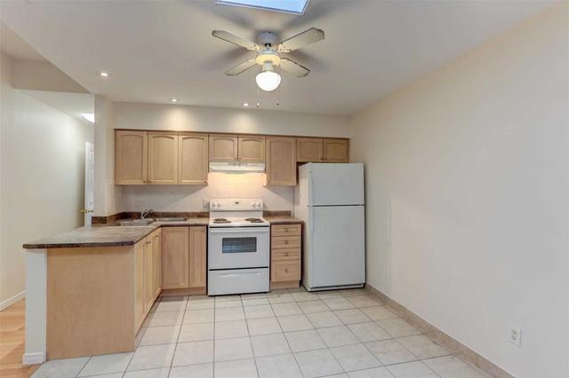 upper - 385 Dundas St E, Condo with 2 bedrooms, 1 bathrooms and 1 parking in Toronto ON | Image 2