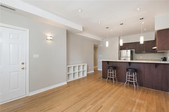 80B Coxwell Ave, Townhouse with 2 bedrooms, 2 bathrooms and 1 parking in Toronto ON | Image 3
