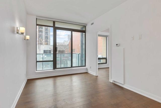 215 - 18 Yorkville Ave, Condo with 1 bedrooms, 1 bathrooms and 0 parking in Toronto ON | Image 2