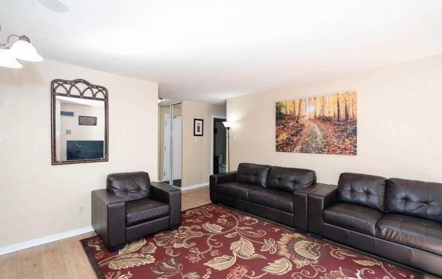 405 - 115 Hillcrest Ave, Condo with 1 bedrooms, 1 bathrooms and 1 parking in Mississauga ON | Image 2