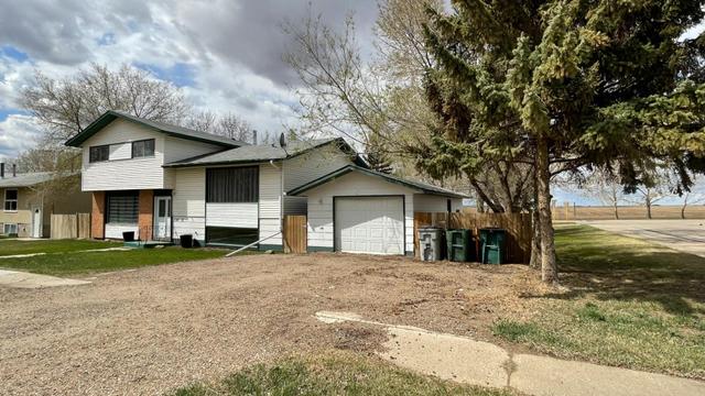 5340 52 Street, House detached with 4 bedrooms, 1 bathrooms and 3 parking in Provost AB | Image 5