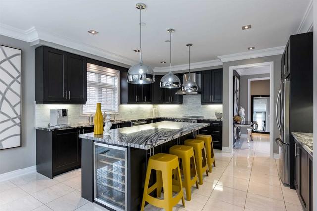 133 Stanton Ave, House detached with 4 bedrooms, 4 bathrooms and 7 parking in Vaughan ON | Image 3