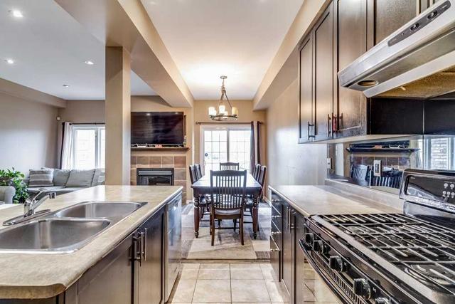 2411 Shadow Crt, House attached with 3 bedrooms, 3 bathrooms and 3 parking in Oakville ON | Image 7