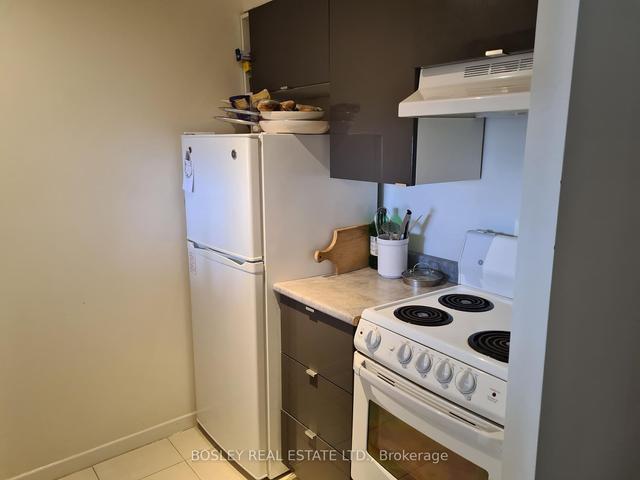 2317 - 44 St. Joseph St, Condo with 1 bedrooms, 1 bathrooms and 1 parking in Toronto ON | Image 23