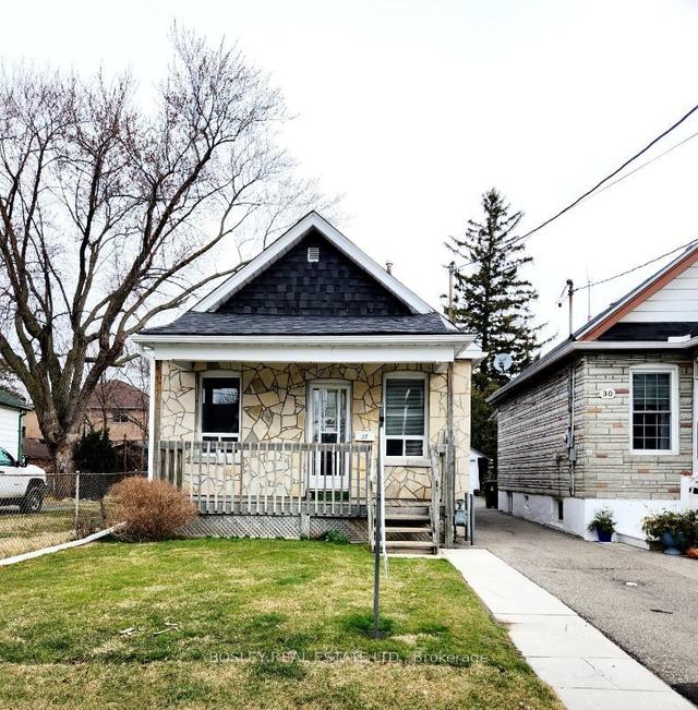 32 Pendeen Ave, House detached with 2 bedrooms, 1 bathrooms and 2 parking in Toronto ON | Image 11