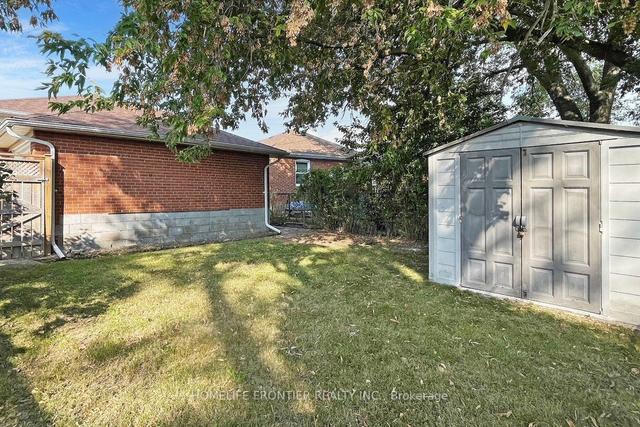 2 Kellyvale Rd, House detached with 3 bedrooms, 2 bathrooms and 4 parking in Toronto ON | Image 31