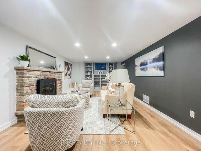 29 Skyview Cres, House detached with 3 bedrooms, 3 bathrooms and 4 parking in Toronto ON | Image 20