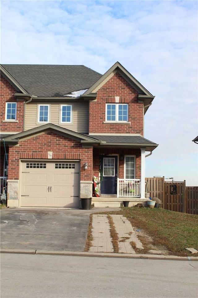 647 Crawford Cres, House attached with 4 bedrooms, 4 bathrooms and 3 parking in Woodstock ON | Card Image