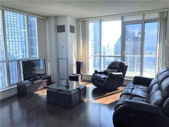 3202 - 8 York St, Condo with 2 bedrooms, 2 bathrooms and 1 parking in Toronto ON | Image 2