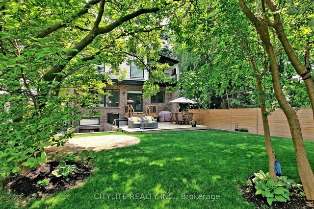 106 Freemont Ave, House detached with 4 bedrooms, 6 bathrooms and 4 parking in Toronto ON | Image 35