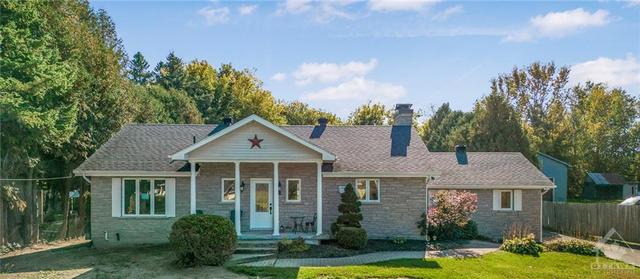 378 Front Road, House detached with 4 bedrooms, 2 bathrooms and 6 parking in Champlain ON | Image 1