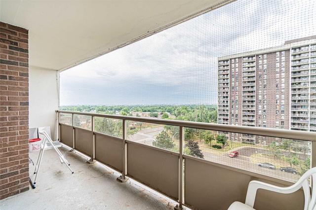 906 - 4 Kings Cross Rd, Condo with 2 bedrooms, 1 bathrooms and 1 parking in Brampton ON | Image 14