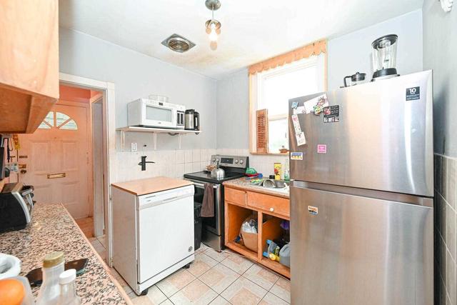 118 William St, House detached with 2 bedrooms, 2 bathrooms and 5 parking in Toronto ON | Image 2